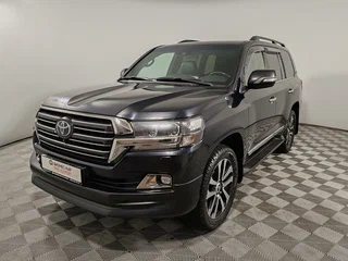 2017 Toyota Land Cruiser 200 Series Рестайлинг 2, чёрный, 5849000 рублей, вид 1