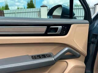 2019 Porsche Cayenne III, голубой, 5780000 рублей, вид 4