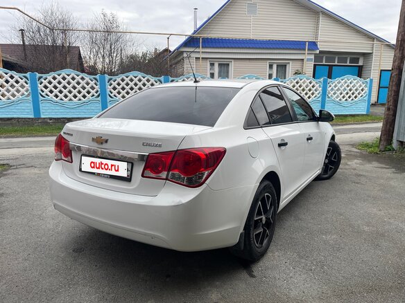 2011 Chevrolet Cruze I, белый, 460000 рублей - вид 1