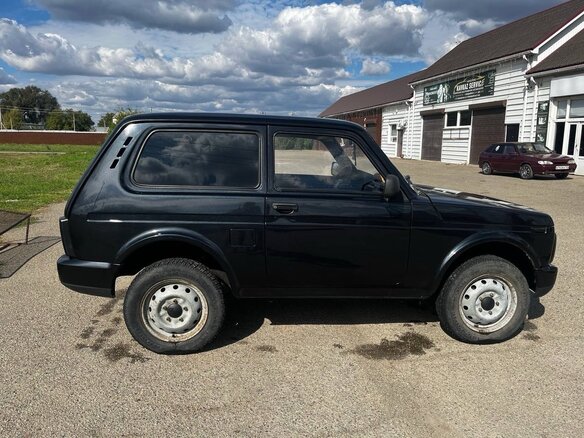2012 Lada (ВАЗ) 2121 (4x4) I Рестайлинг, чёрный, 500000 рублей - вид 1