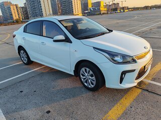 2017 Kia Rio IV, белый, 1450000 рублей, вид 3