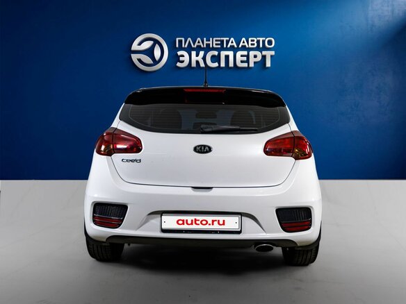 2016 Kia Ceed II Рестайлинг, белый, 1144000 рублей - вид 4
