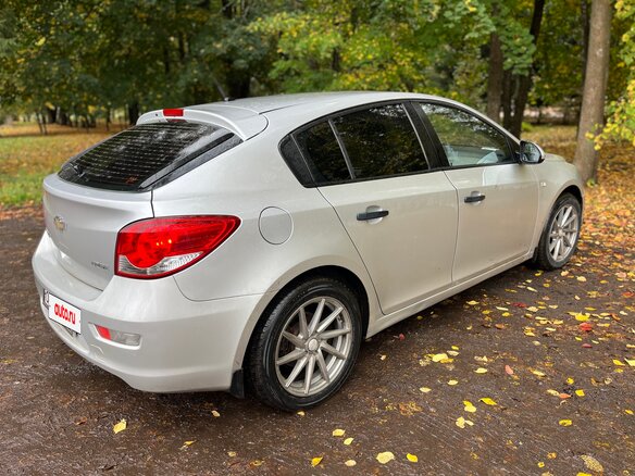 2012 Chevrolet Cruze I, серебристый, 690000 рублей - вид 3