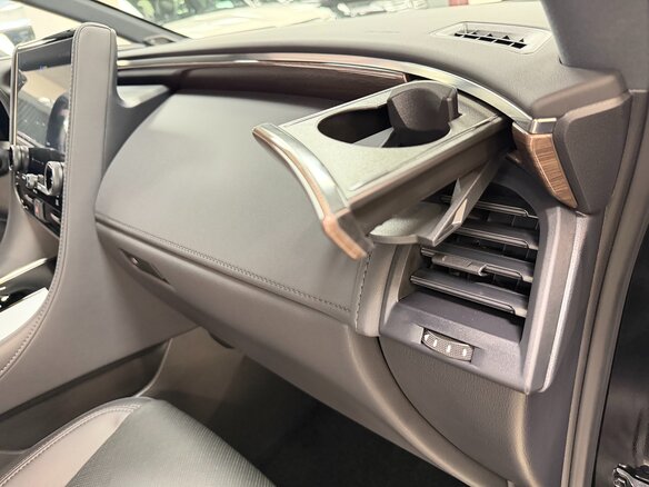 2025 Toyota Alphard IV, чёрный, 13499000 рублей - вид 24