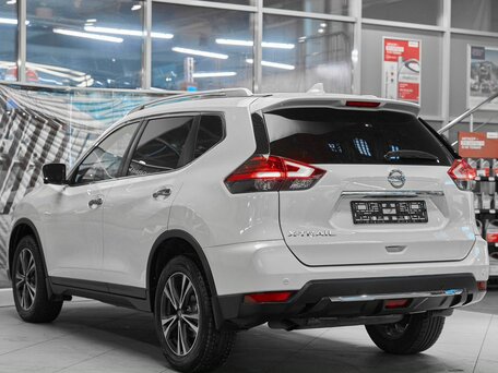 2019 Nissan X-Trail III Рестайлинг, белый, 1899000 рублей, вид 4