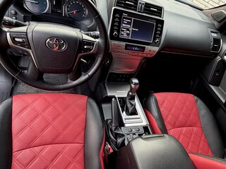 2022 Toyota Land Cruiser Prado 150 Series Рестайлинг 3, чёрный, 8050000 рублей, вид 5