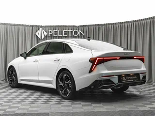 2024 Kia K5 III Рестайлинг, белый, 3700000 рублей, вид 4
