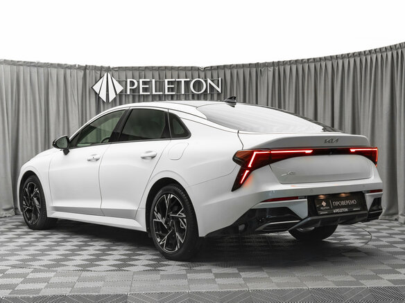 2024 Kia K5 III Рестайлинг, белый, 3600000 рублей - вид 3
