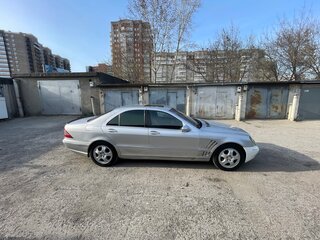 2001 Mercedes-Benz S-Класс 500 IV (W220), серый, 360000 рублей, вид 2
