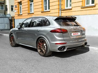 2015 Porsche Cayenne Turbo II Рестайлинг (958), серый, 4850000 рублей, вид 3