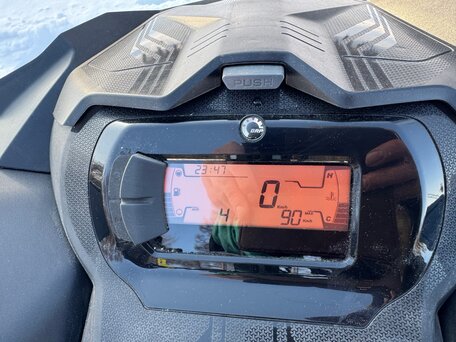2025 BRP Ski-Doo Skandic LE 900 ACE, чёрный, 2700000 рублей, вид 3