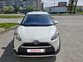 2018 Toyota Sienta II, белый, 1350000 рублей, вид 2