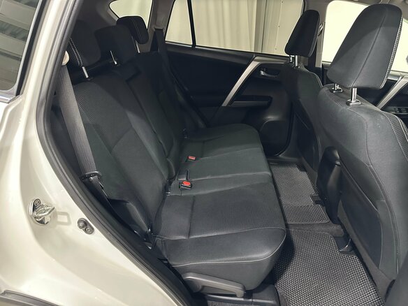 2015 Toyota RAV4 IV (XA40) Рестайлинг, белый, 1780000 рублей - вид 22