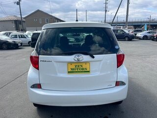 2012 Toyota Ractis II, белый, 700217 рублей, вид 5