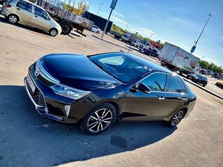 2017 Toyota Camry VII (XV50) Рестайлинг 2, чёрный, 2290000 рублей, вид 2