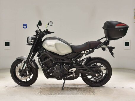 2016 Yamaha XSR900, серебристый, 777000 рублей, вид 1