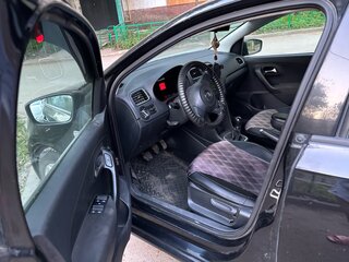 2014 Volkswagen Polo V, чёрный, 750000 рублей, вид 5