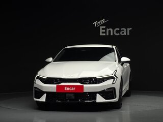 2025 Kia K5 III Рестайлинг, белый, 2293000 рублей, вид 2