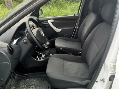 2015 Lada (ВАЗ) Largus I, белый, 420000 рублей, вид 2
