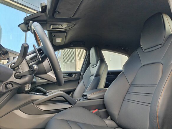 2026 Porsche Cayenne Turbo GT Coupé III Рестайлинг, серый, 36780000 рублей - вид 11