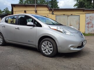 2015 Nissan Leaf (EM57) I (ZE0/AZE0), серый, 1350000 рублей, вид 3