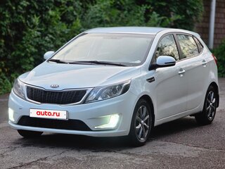 2014 Kia Rio 6-speed III, белый, 790000 рублей, вид 1