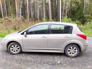 2011 Nissan Tiida I Рестайлинг, бежевый, 495000 рублей, вид 4