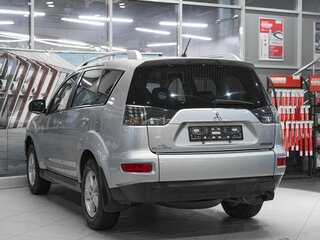 2010 Mitsubishi Outlander II Рестайлинг, серебристый, 999000 рублей, вид 4
