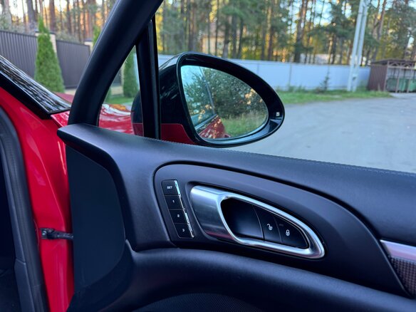 2016 Porsche Cayenne Diesel II Рестайлинг (958), красный, 4350000 рублей - вид 25