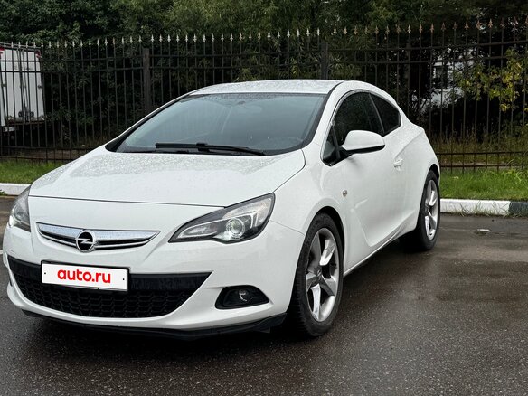2013 Opel Astra GTC J Рестайлинг, белый, 1200000 рублей - вид 4