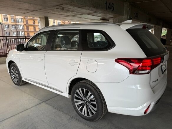 2022 Mitsubishi Outlander III Рестайлинг 3, белый, 3100000 рублей - вид 4