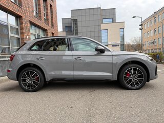2025 Audi Q5 L 45 TFSI II (FY) Рестайлинг, серый, 5650000 рублей, вид 5