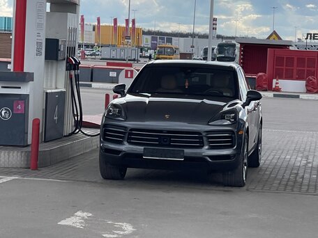 2020 Porsche Cayenne III, серый, 7100000 рублей, вид 1