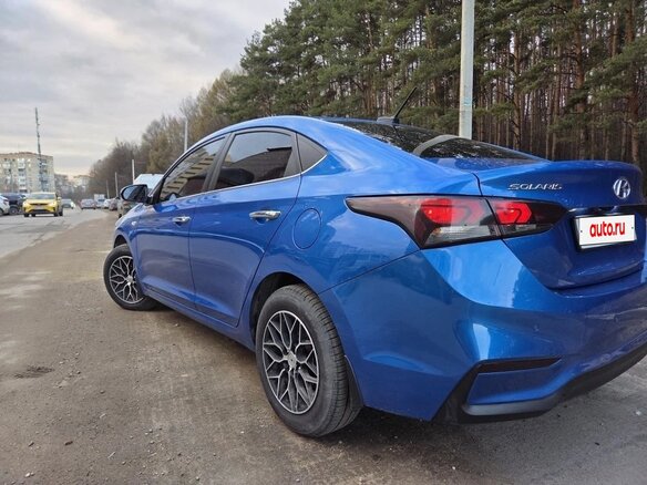 2018 Hyundai Solaris II, синий, 1500000 рублей - вид 3
