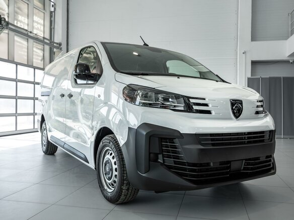 2025 Peugeot Expert III Рестайлинг, белый, 5099000 рублей - вид 4