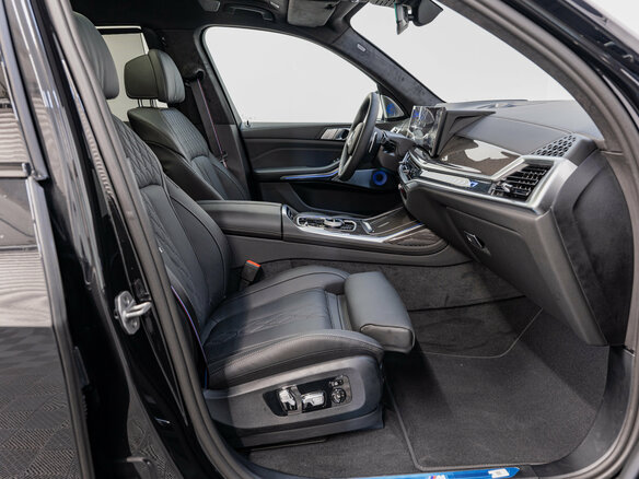 2026 BMW X7 40d I (G07) Рестайлинг, чёрный, 18390000 рублей - вид 16