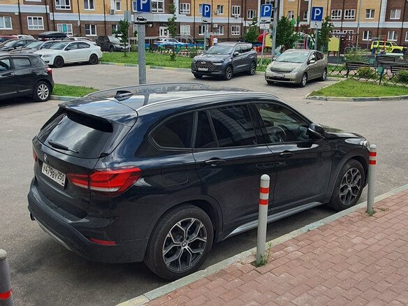 2019 BMW X1 18i sDrive II (F48) Рестайлинг, чёрный, 1950000 рублей - вид 7