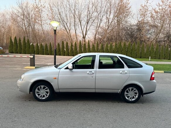 2010 Lada (ВАЗ) Priora I, серебристый, 250000 рублей - вид 18
