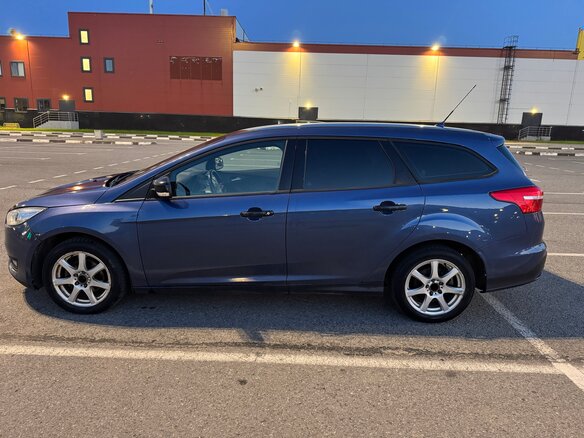 2015 Ford Focus III Рестайлинг, синий, 430000 рублей - вид 3