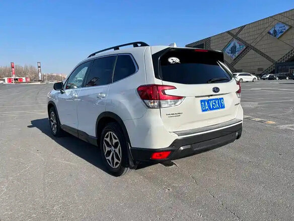 2022 Subaru Forester V Рестайлинг, белый, 3300000 рублей - вид 4
