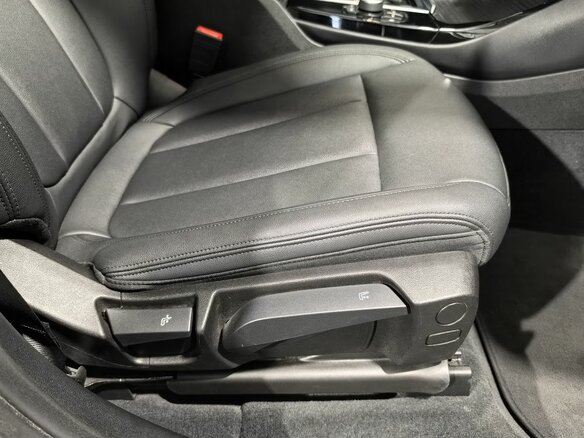 2018 BMW X3 20i xDrive III (G01), серебристый, 3150000 рублей - вид 17