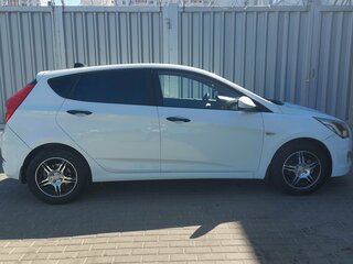 2014 Hyundai Solaris I Рестайлинг, белый, 639000 рублей, вид 4