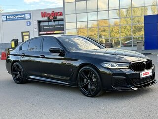 2021 BMW 5 серии 520d xDrive VII (G30/G31/G38) Рестайлинг, чёрный, 4450000 рублей, вид 3