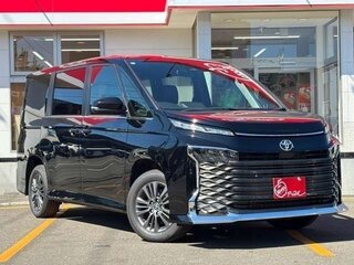 2025 Toyota Voxy IV (R90), чёрный, 4820000 рублей, вид 1