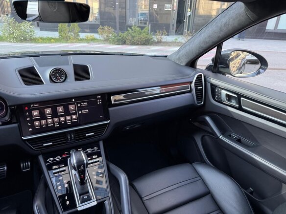 2022 Porsche Cayenne GTS Coupé III, серый, 13400000 рублей - вид 6