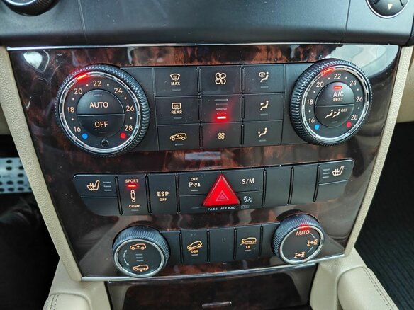 2010 Mercedes-Benz GL-Класс 350 I (X164) Рестайлинг, белый - вид 9