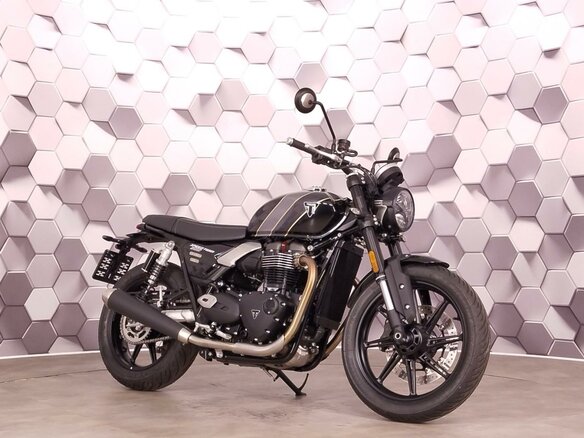 2026 Triumph Speed Twin, чёрный, 1199000 рублей