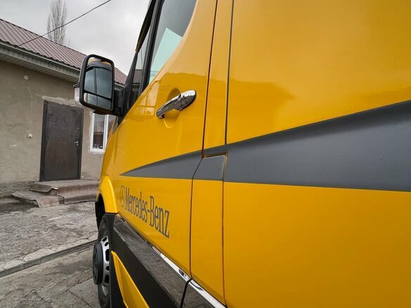 2008 Mercedes-Benz Sprinter, жёлтый, 1800000 рублей - вид 8