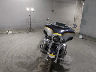 2012 Harley-Davidson Electra Glide, серебристый, 1300000 рублей, вид 3