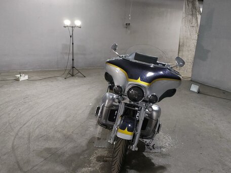 2012 Harley-Davidson Electra Glide, серебристый, 1300000 рублей, вид 3